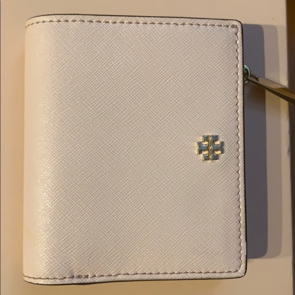 Tory Burch like new wallet in light pink